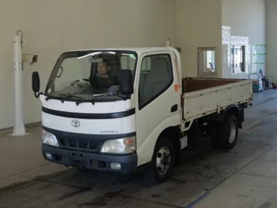 Toyota DYNA  с аукциона в Японии
