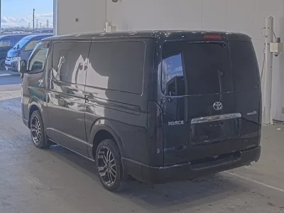 Toyota HiAce Van