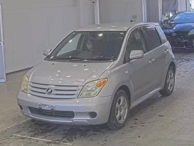 Toyota IST  с аукциона в Японии