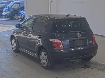 Toyota IST  с аукциона в Японии