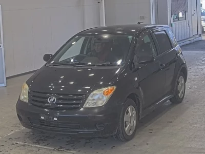 Toyota IST  с аукциона в Японии