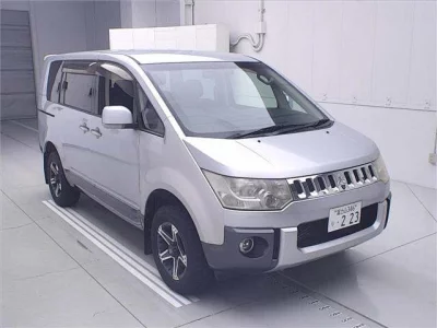 Mitsubishi DELICA D5