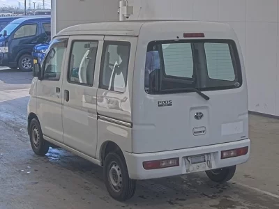 Toyota Pixis Van