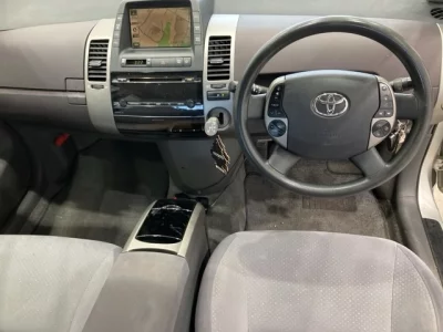 Toyota Prius  с аукциона в Японии