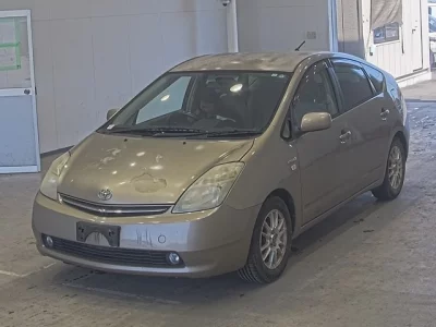 Toyota Prius  с аукциона в Японии