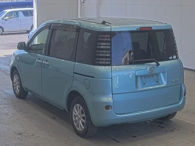 Toyota SIENTA  с аукциона в Японии