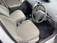 Toyota VITZ лот № 20586 оценка 3.5  с аукциона в Японии 7