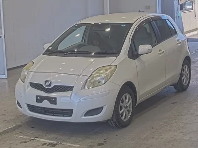 Toyota VITZ  с аукциона в Японии