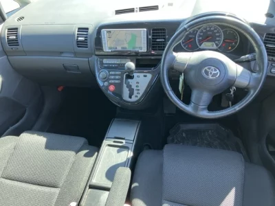 Toyota WISH  с аукциона в Японии