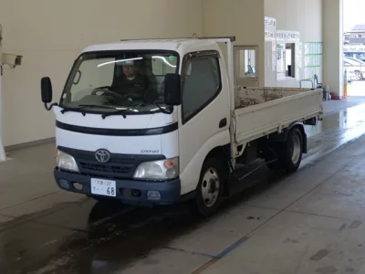 Toyota DYNA  с аукциона в Японии