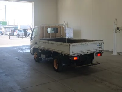 Toyota DYNA  с аукциона в Японии