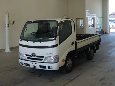 Toyota DYNA  с аукциона в Японии