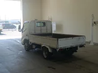 Toyota DYNA лот № 2011 оценка 3  с аукциона в Японии 1