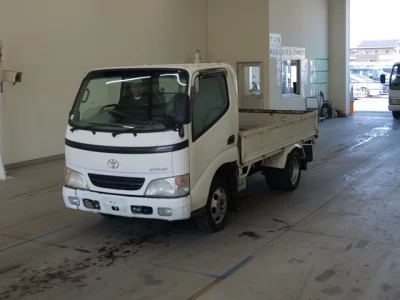 Toyota DYNA  с аукциона в Японии