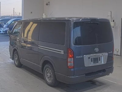 Toyota HiAce Van