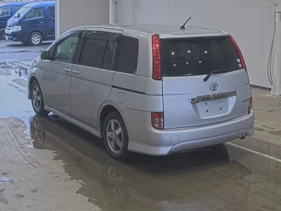 Toyota ISIS