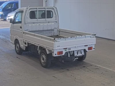 Nissan NT100 Clipper