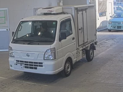 Nissan NT100 Clipper