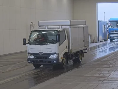 Hino DUTRO  с аукциона в Японии