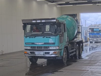 Hino TRUCK