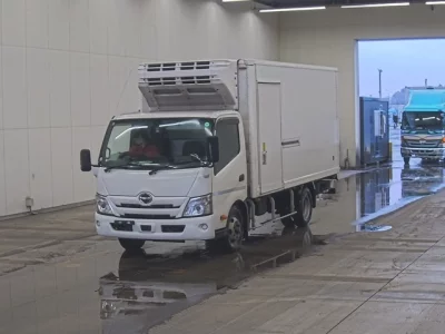 Hino DUTRO  с аукциона в Японии