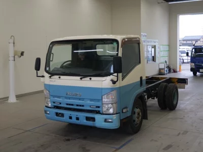 Isuzu ELF