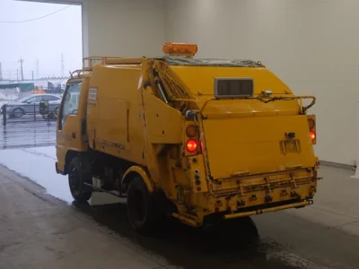 Isuzu ELF