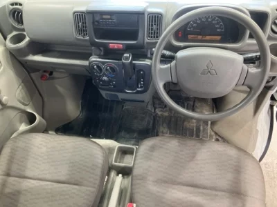 Mitsubishi Minicab Van