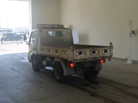 Hino DUTRO лот № 1946 оценка 3  с аукциона в Японии 1