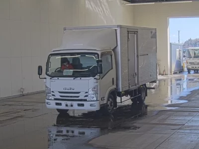 Isuzu ELF