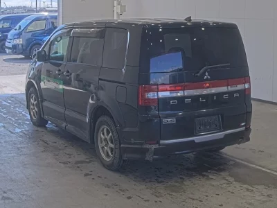 Mitsubishi DELICA D5