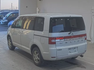 Mitsubishi DELICA D5