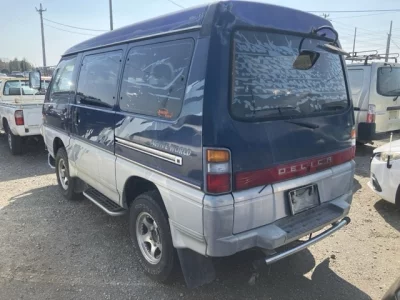 Mitsubishi DELICA