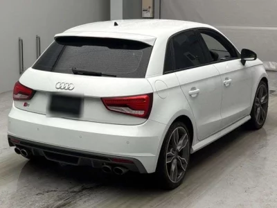Audi S1