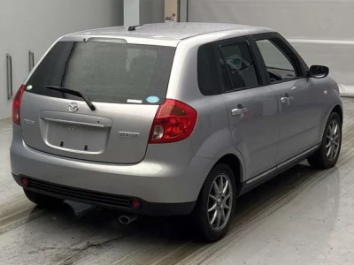 Mazda VERISA