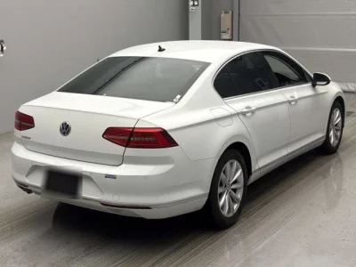 Volkswagen Passat  с аукциона в Японии