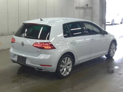 Volkswagen Golf  с аукциона в Японии