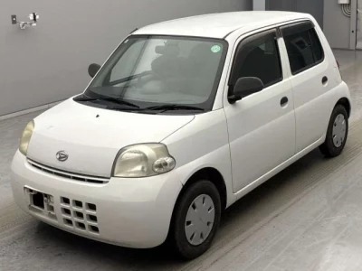 Daihatsu Esse