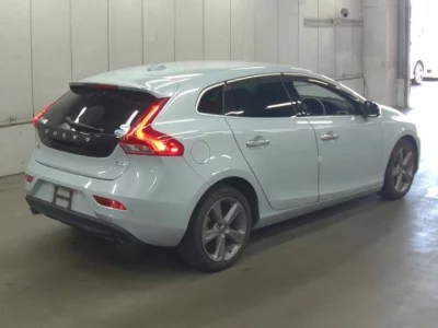 Volvo V40