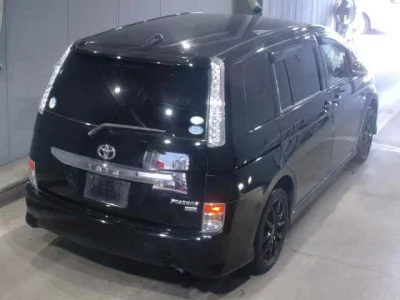 Toyota ISIS