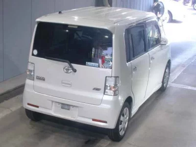 Toyota PIXIS SPACE