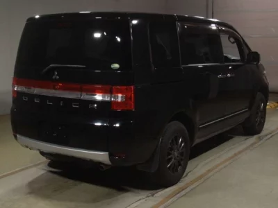 Mitsubishi DELICA D5