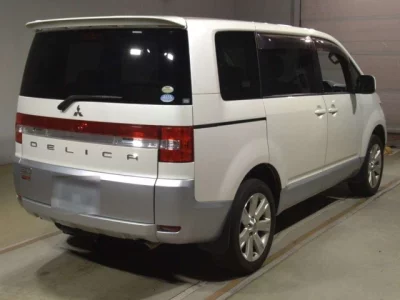 Mitsubishi DELICA D5