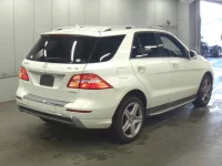 Mercedes-Benz ML CLASS лот № 587 оценка 4  с аукциона в Японии 1