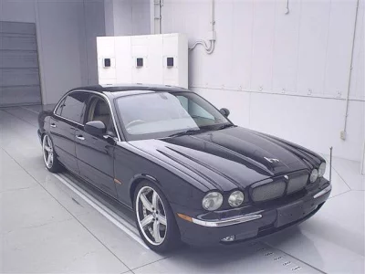 Jaguar XJ