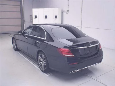 Mercedes-Benz E CLASS  с аукциона в Японии