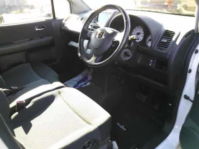 Honda Mobilio Spike