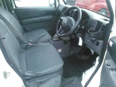 Mitsubishi Minicab Van