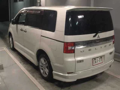 Mitsubishi Delica D:5
