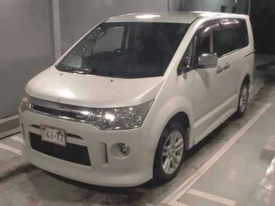 Mitsubishi Delica D:5